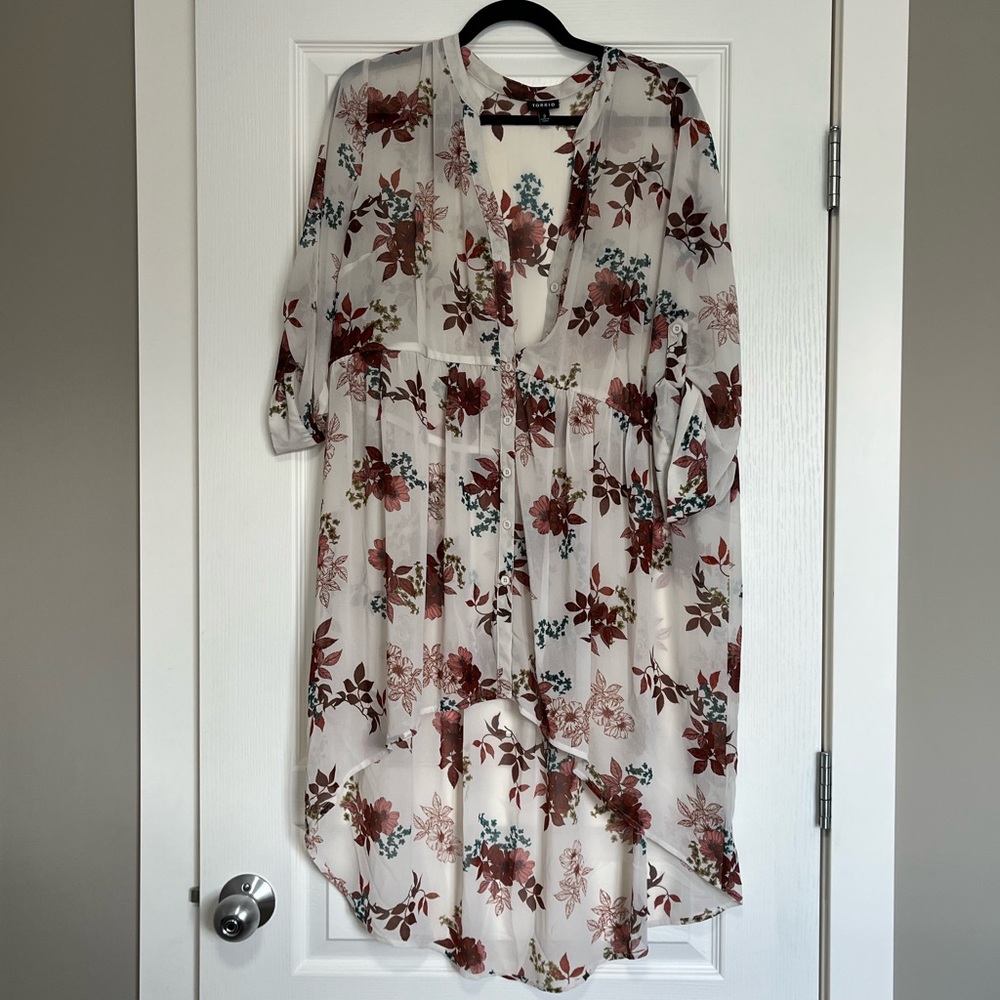 Torrid Lexie Hi-Low White Burgundy Floral Babydoll Tunic size 0X